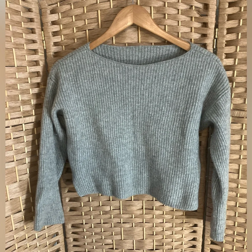 Everlane Cashmere Crop Sweater - Picture 2 of 4